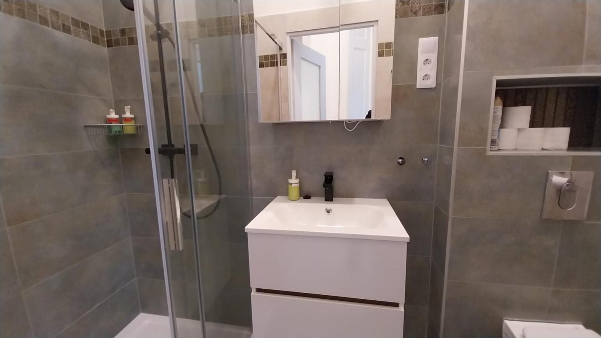 Apartament Szekely Near Deak Ferenc Square With Free Parking In Garage Budapeszt