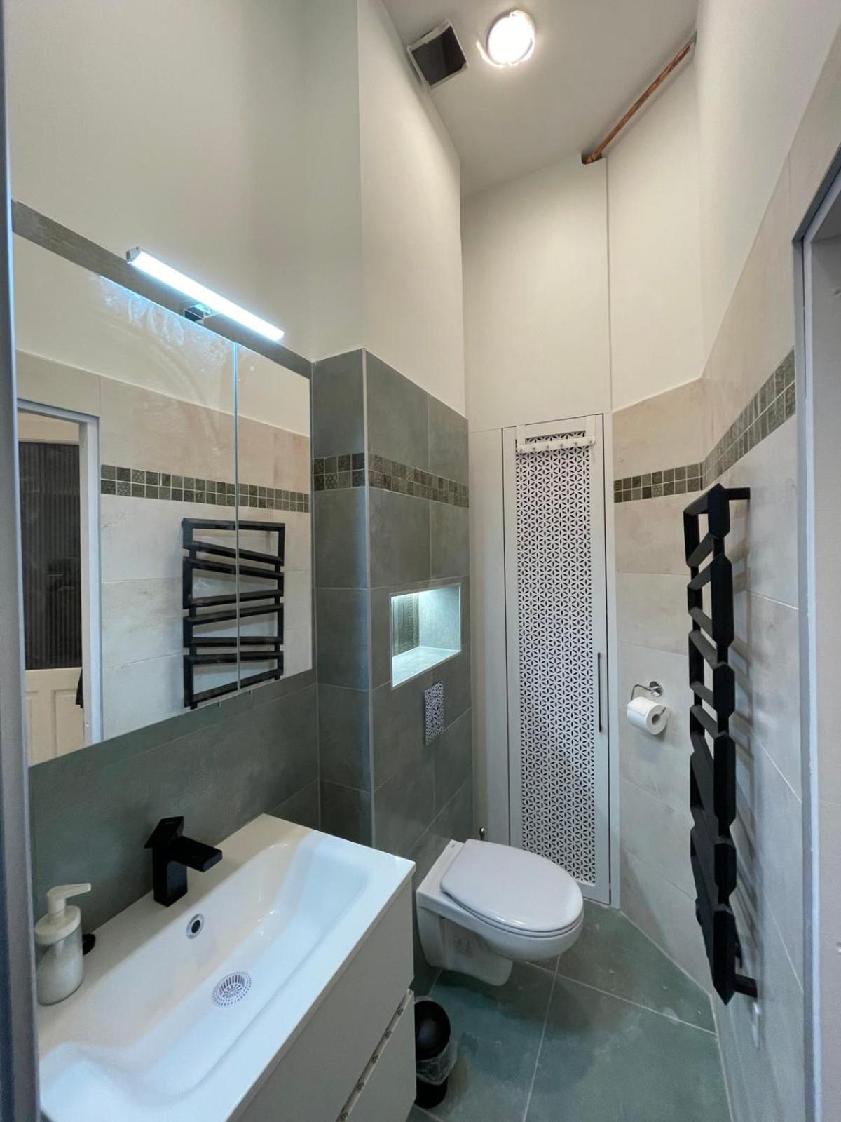 Apartament Szekely Near Deak Ferenc Square With Free Parking In Garage Budapeszt