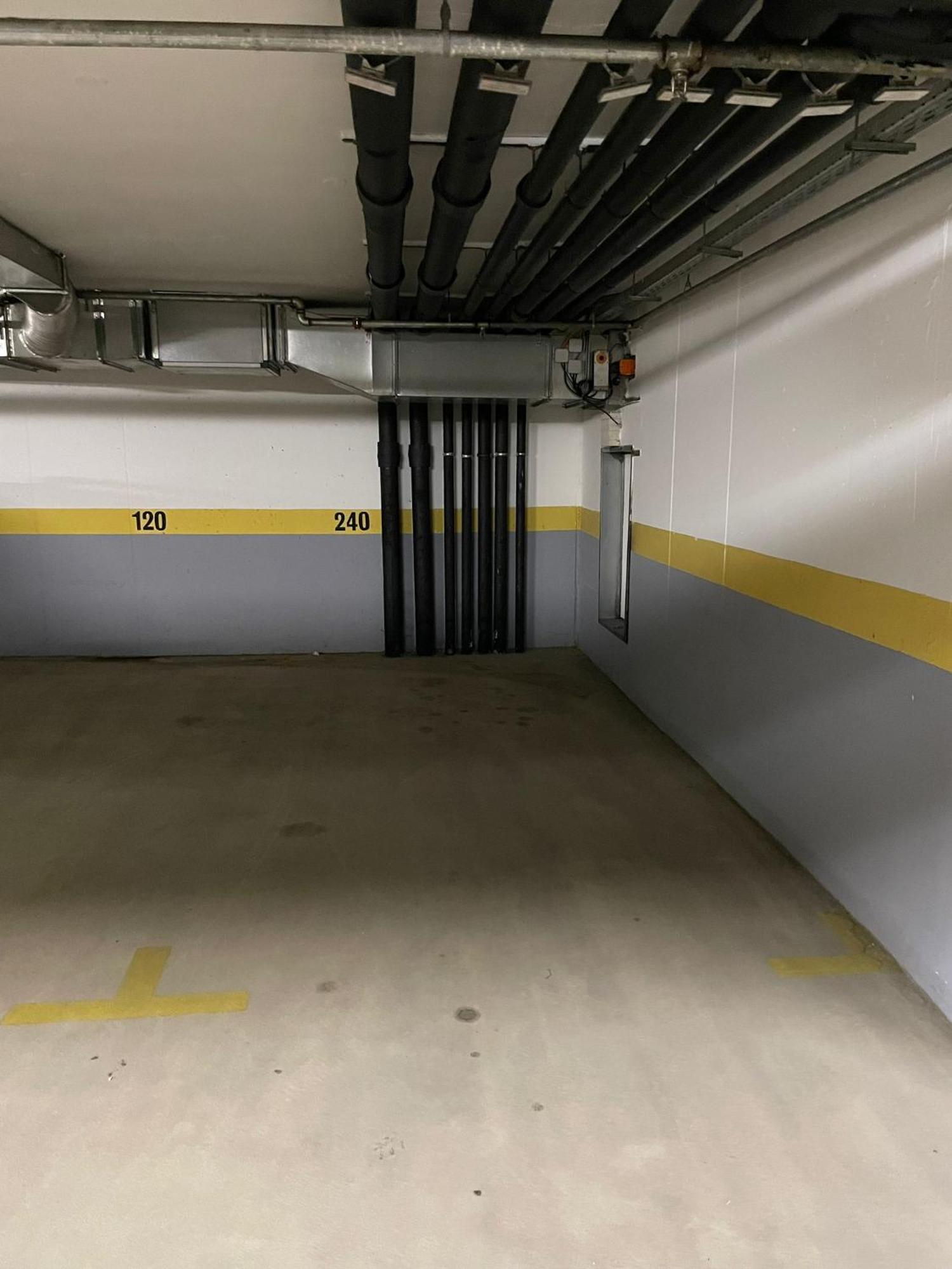 Apartament Szekely Near Deak Ferenc Square With Free Parking In Garage Budapeszt